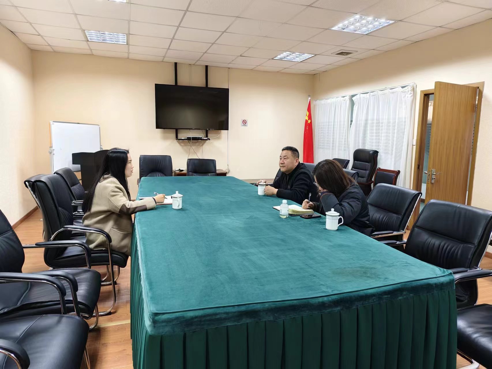 上塘街道總工會(huì)對(duì)建華市場(chǎng)開(kāi)展走訪調(diào)研