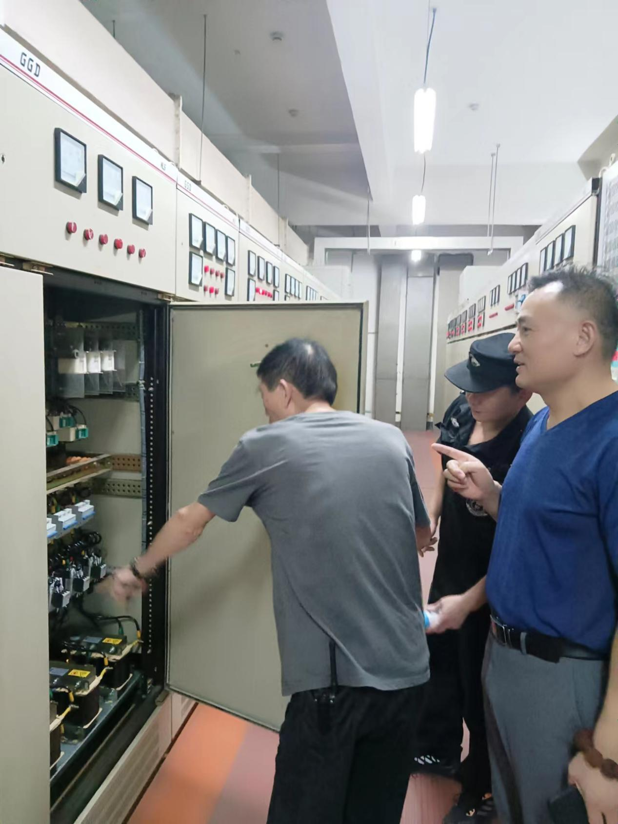 當好商城安全“守夜人”！錢江商城開展安全夜查行動