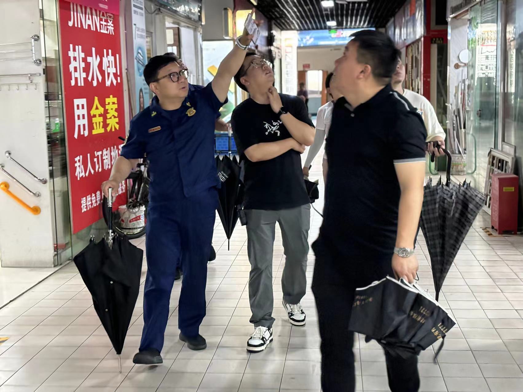 拱墅區(qū)消防大隊(duì)走訪檢查了建華市場