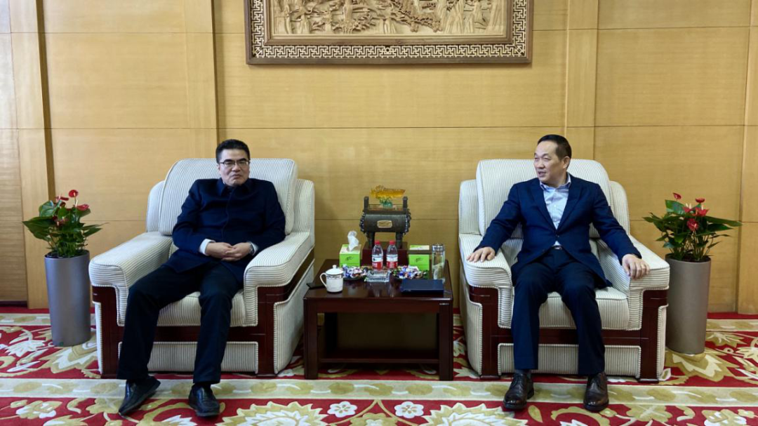 拱墅區(qū)委常委、統(tǒng)戰(zhàn)部部長王書評蒞臨集團(tuán)慰問走訪