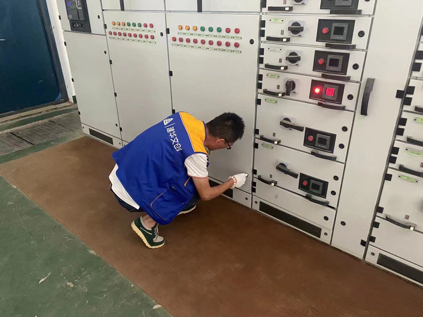 “夏季用電需謹(jǐn)慎，園區(qū)把關(guān)無隱患” ——建華文創(chuàng)集團(tuán)開展用電安全檢查工作