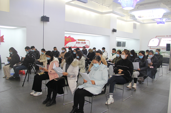 新形勢(shì)、新篇章、新方向 ——建華文創(chuàng)集團(tuán)召開2021總結(jié)表彰大會(huì)