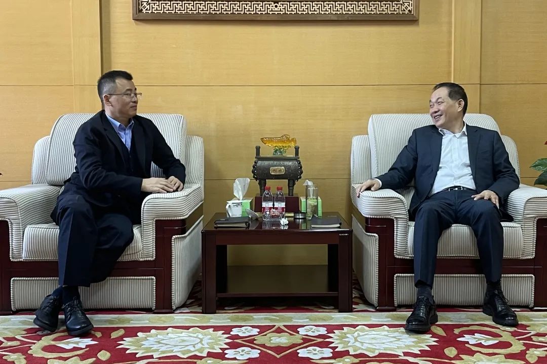 拱墅區(qū)副區(qū)長(zhǎng)，公安分局黨委書(shū)記、局長(zhǎng)徐曉東一行蒞臨集團(tuán)指導(dǎo)