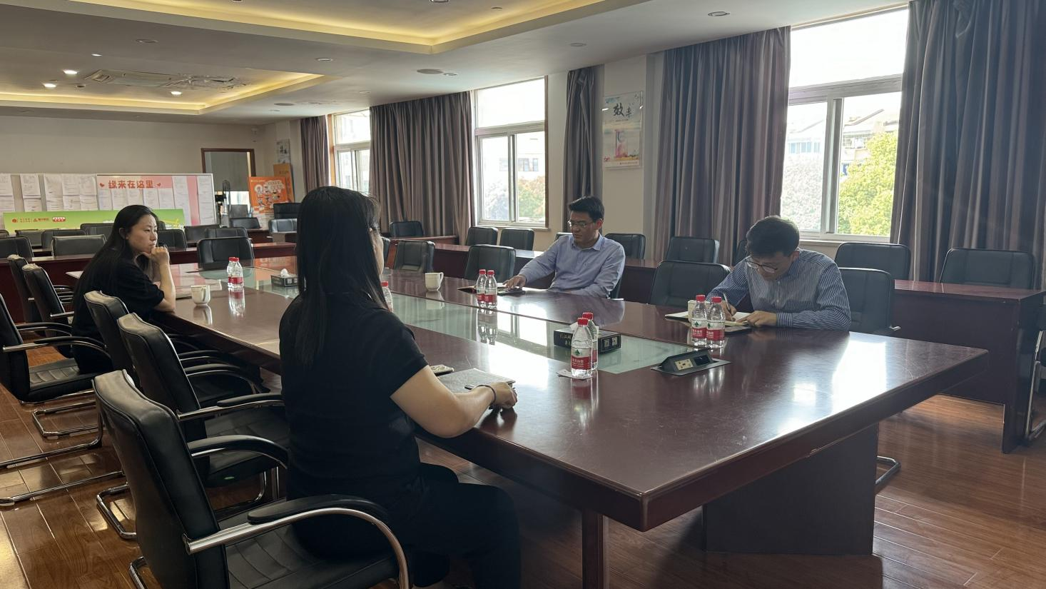 拱墅區(qū)人社局走訪錢江商城開(kāi)展勞動(dòng)監(jiān)察工作