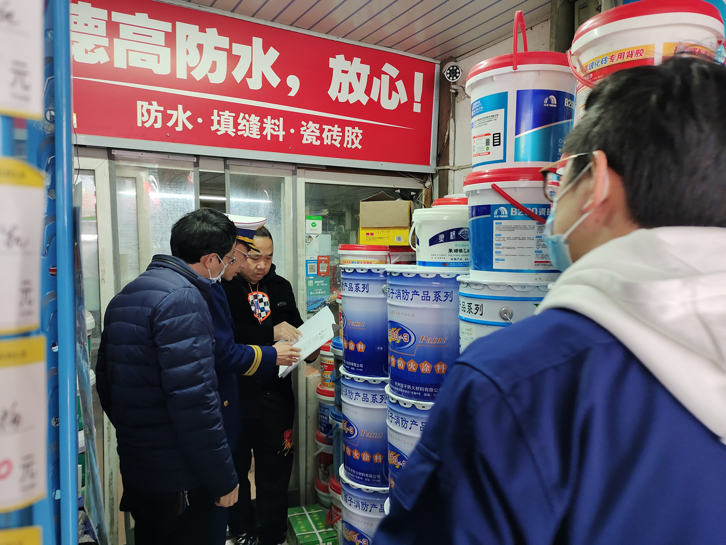 區(qū)工商、消防大隊走訪建華市場