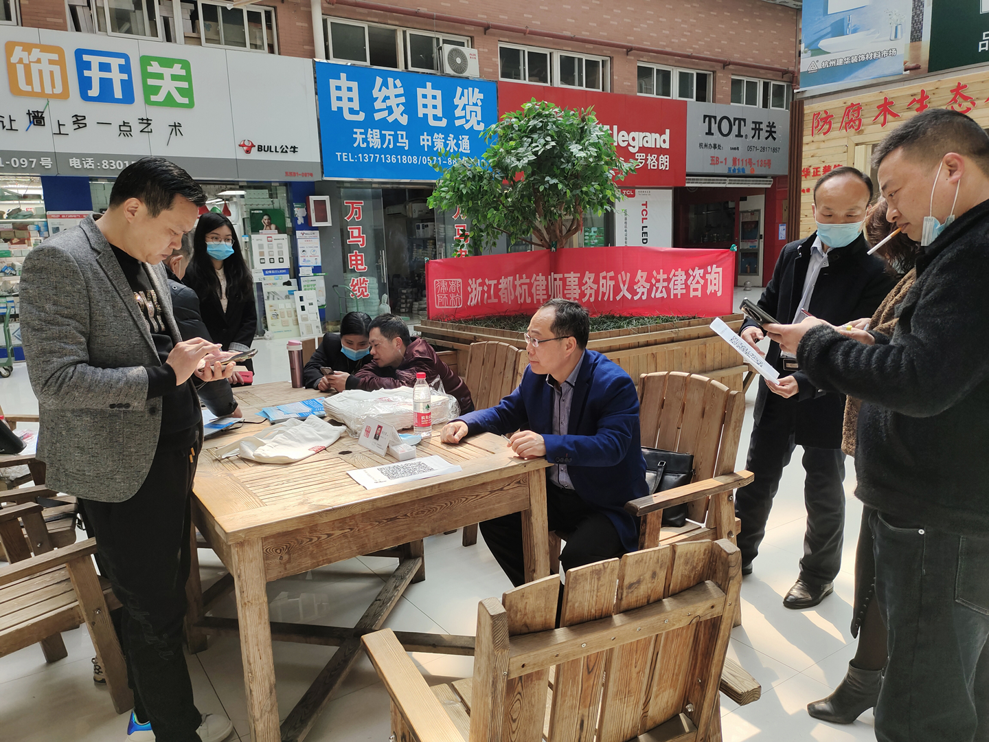 法律服務(wù)進建華市場啦