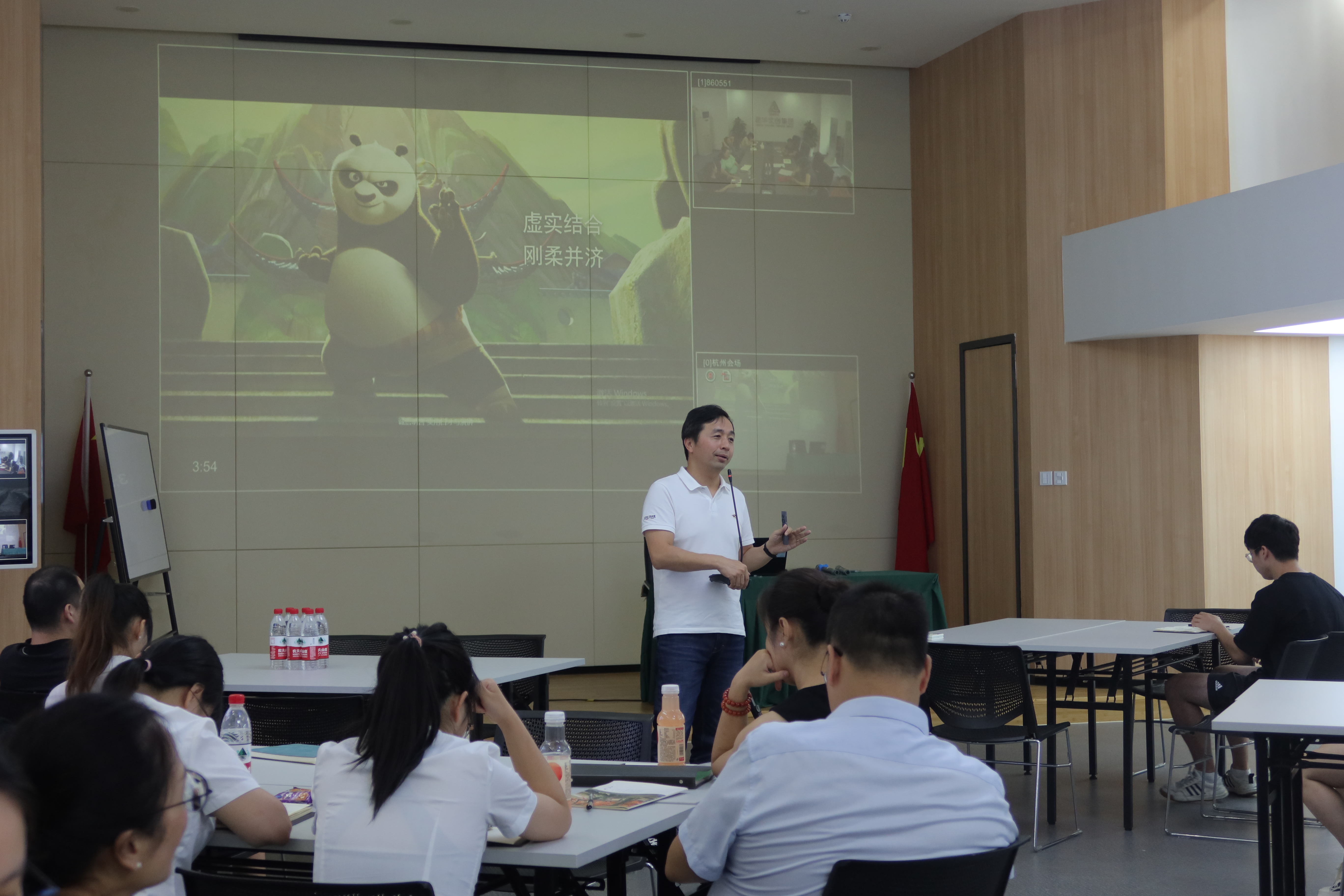 建華文創(chuàng)集團(tuán)開展公眾表達(dá)與演講能力培訓(xùn)