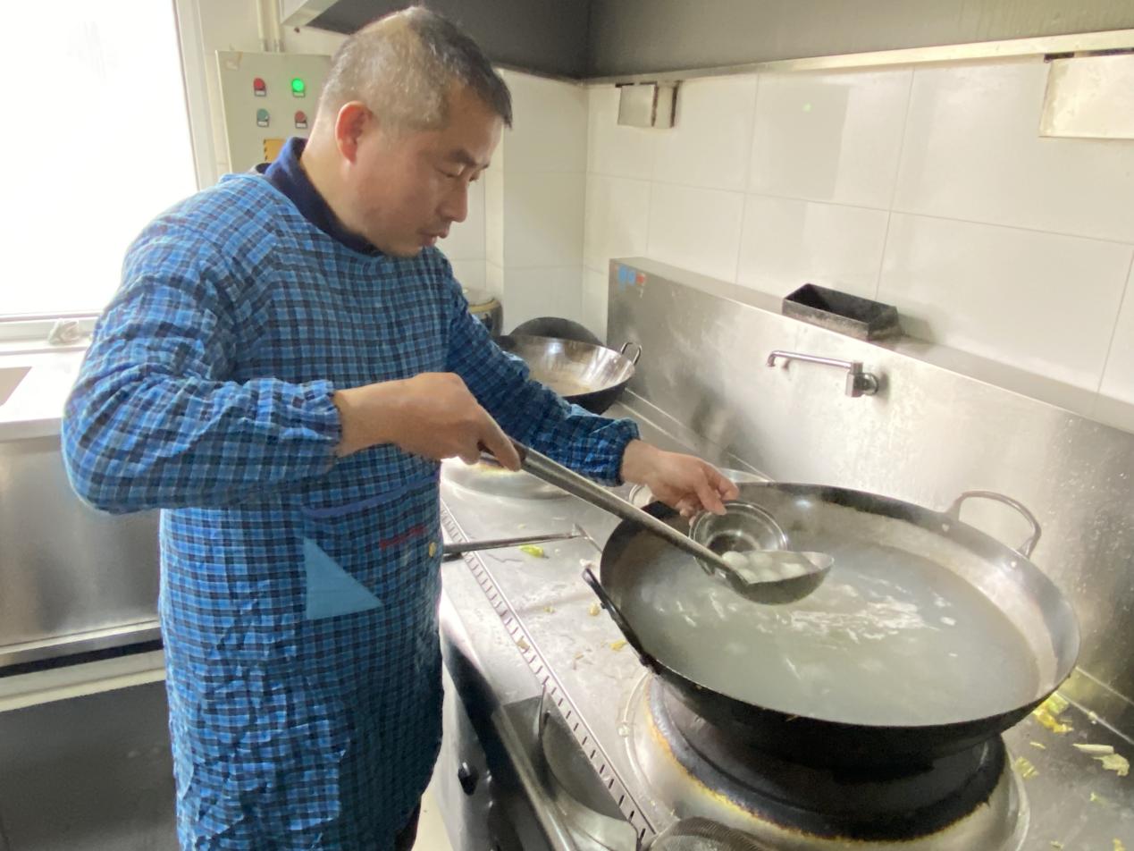 小小湯圓慶元宵，濃濃真情暖人心