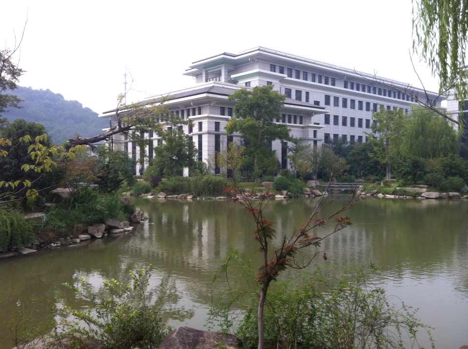 水晶城參加杭州市企業(yè)工會(huì)主席班培訓(xùn) (1).jpg